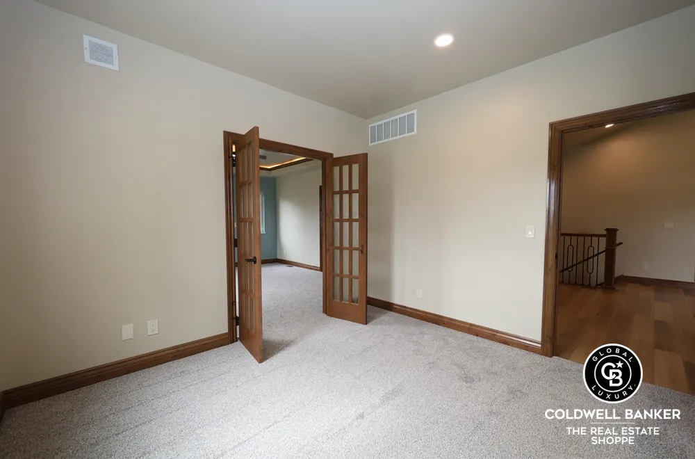 306 Grandview Circle, Garden City, KS 67846