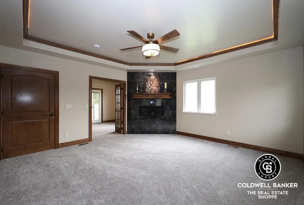 306 Grandview Circle, Garden City, KS 67846