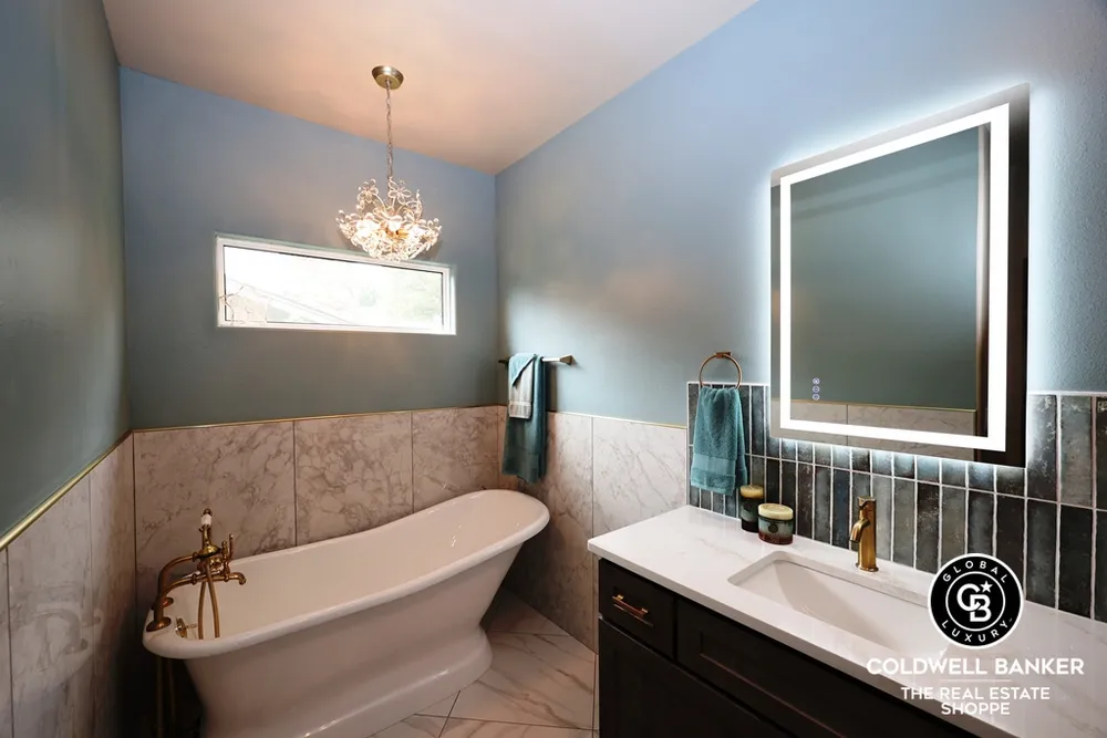 306 Grandview Circle, Garden City, KS 67846