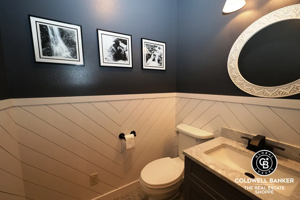306 Grandview Circle, Garden City, KS 67846