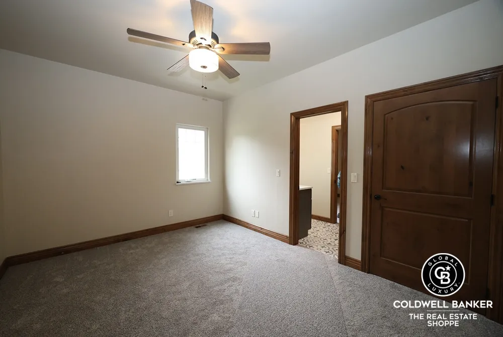 306 Grandview Circle, Garden City, KS 67846