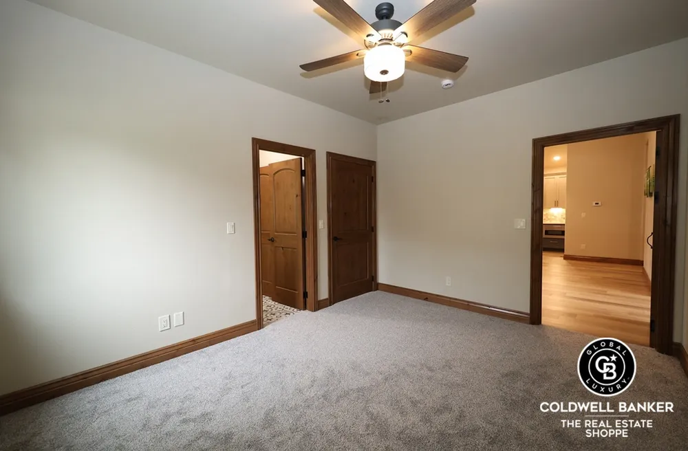 306 Grandview Circle, Garden City, KS 67846