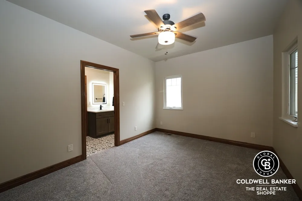 306 Grandview Circle, Garden City, KS 67846