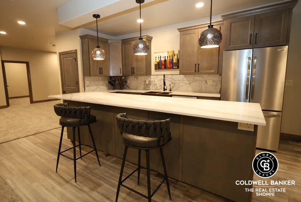 306 Grandview Circle, Garden City, KS 67846