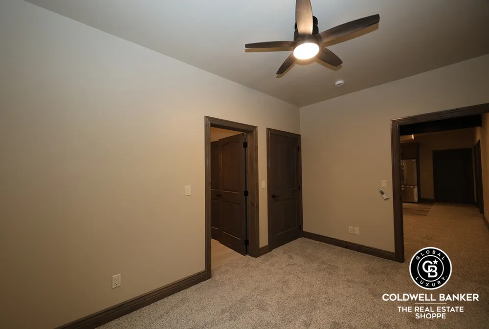 306 Grandview Circle, Garden City, KS 67846