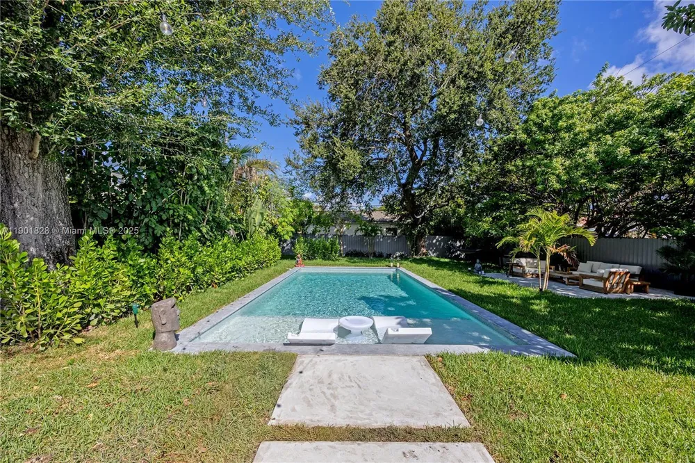 11 NW 45th St, Miami, FL 33127
