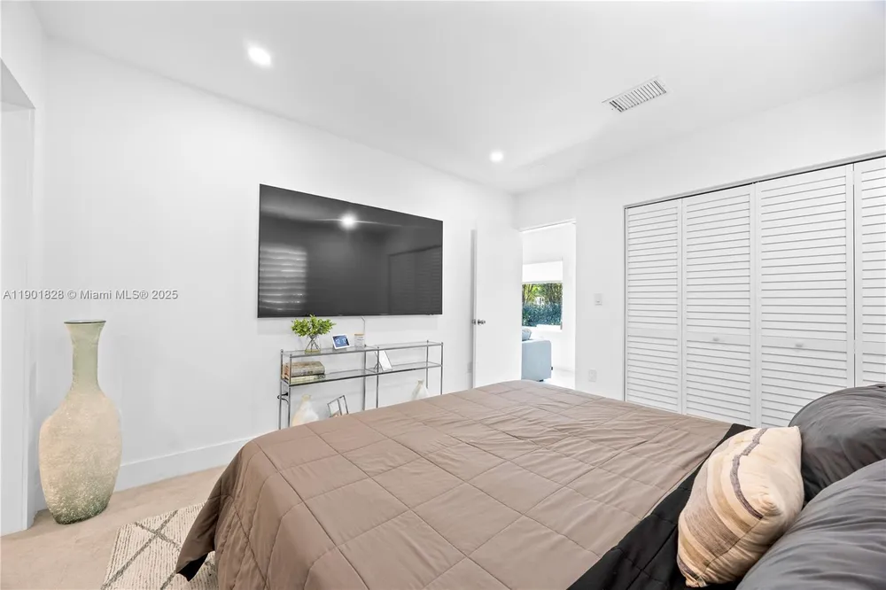 11 NW 45th St, Miami, FL 33127