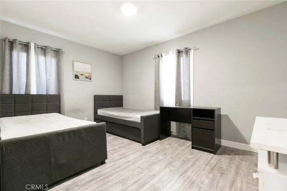 7803 Clybourn Ave, Sun Valley, CA 91352