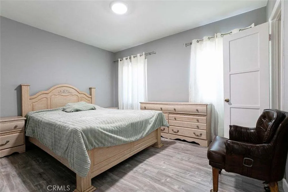 7803 Clybourn Ave, Sun Valley, CA 91352