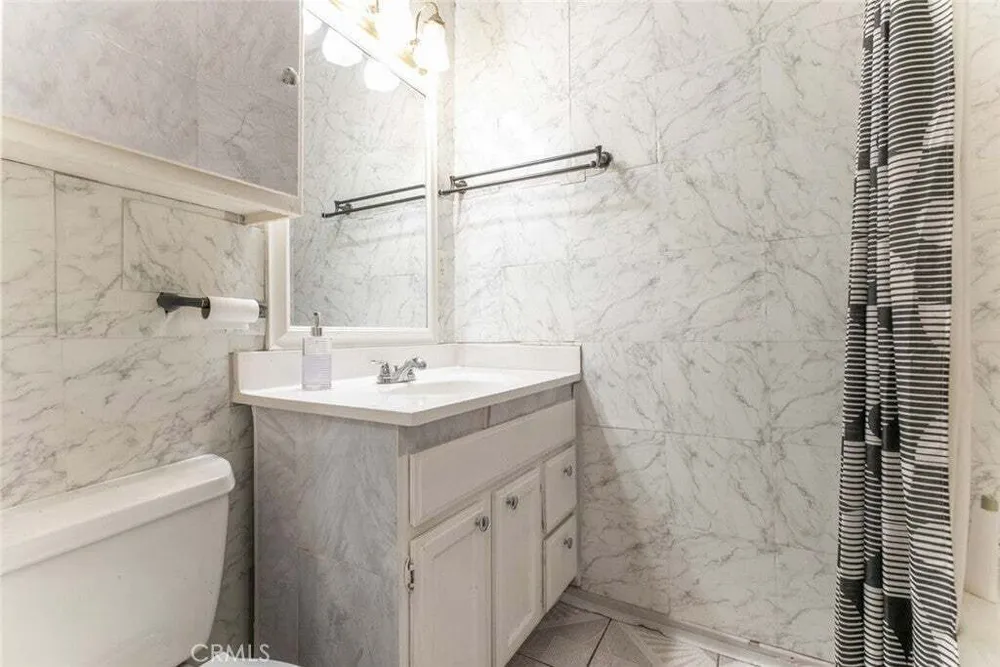 7803 Clybourn Ave, Sun Valley, CA 91352