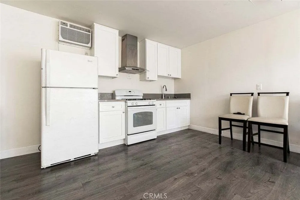 7803 Clybourn Ave, Sun Valley, CA 91352