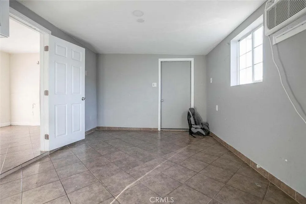 7803 Clybourn Ave, Sun Valley, CA 91352