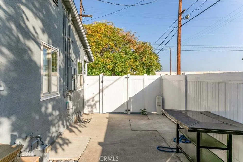 7803 Clybourn Ave, Sun Valley, CA 91352