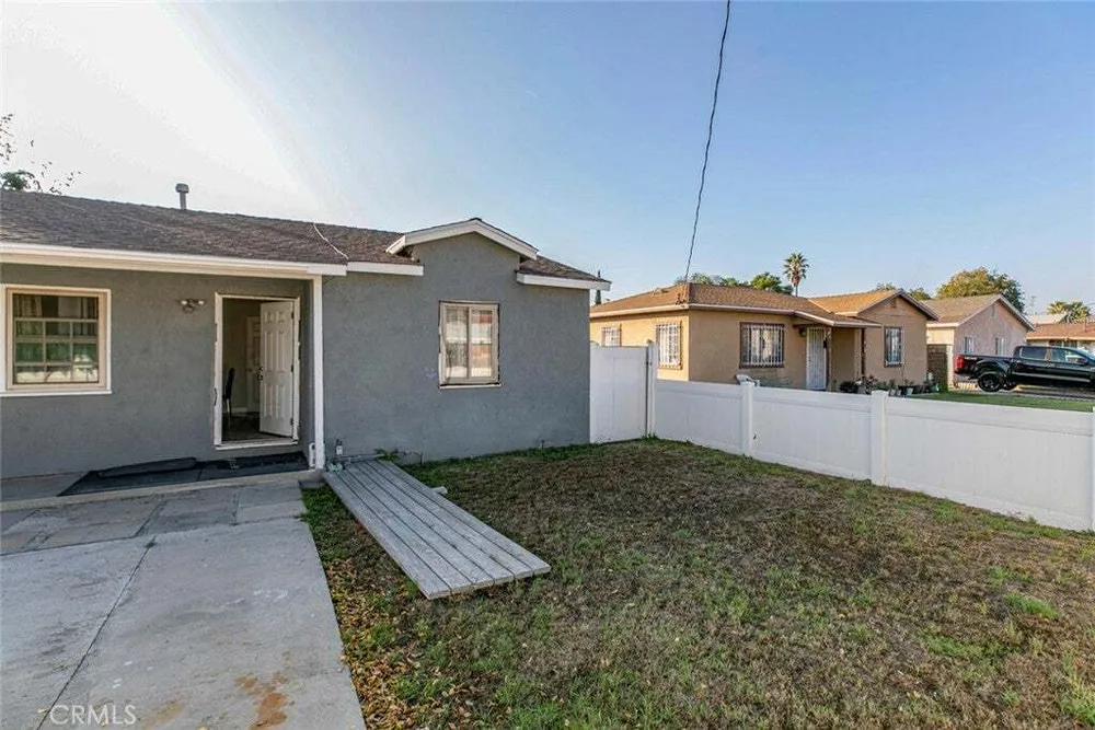 7803 Clybourn Ave, Sun Valley, CA 91352