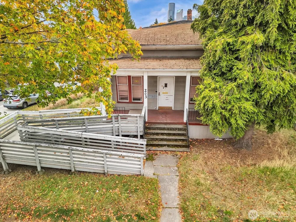 203 23rd Ave, Seattle, WA 98122