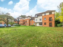 Boyndon Road, Maidenhead photo