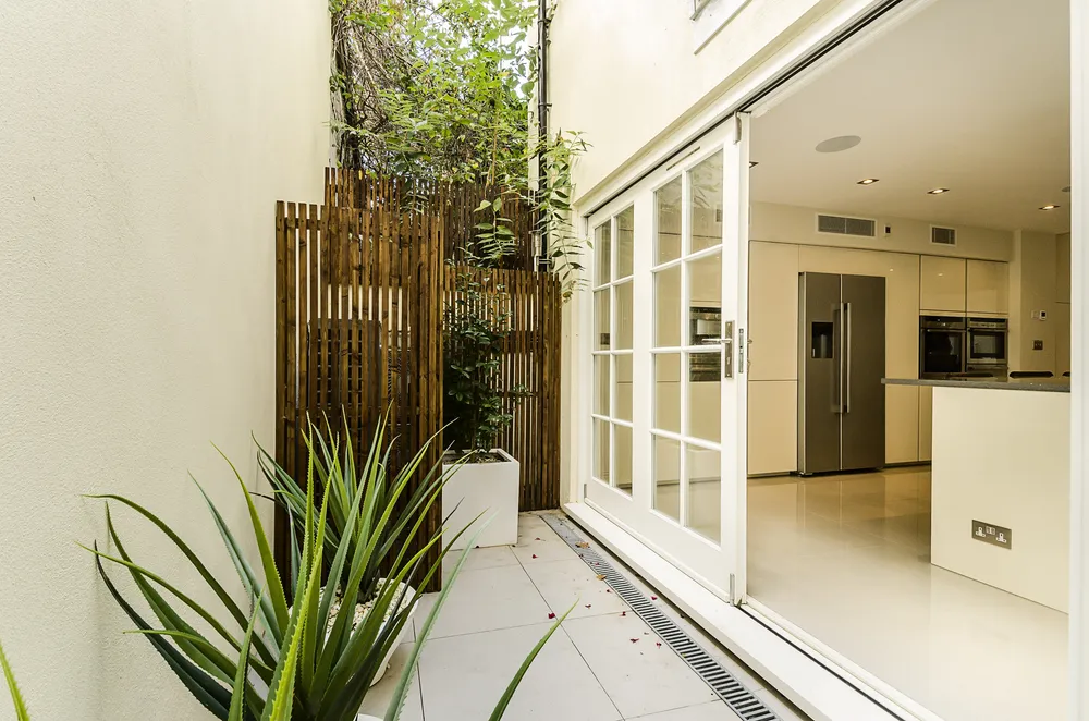 Warwick Way, London, SW1V