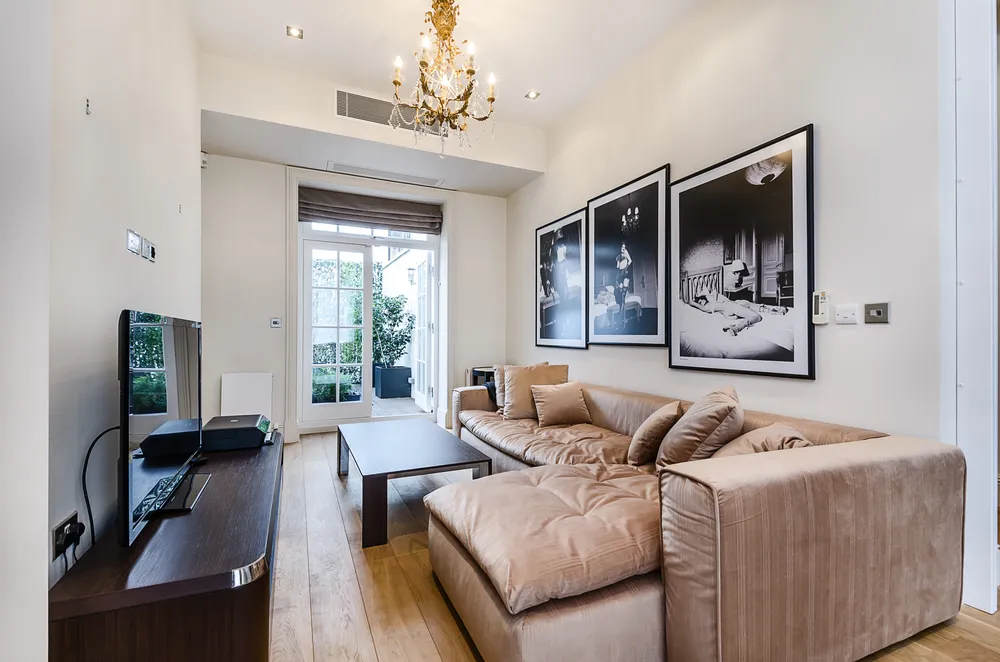 Warwick Way, London, SW1V