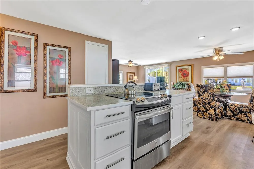 2100 Kings Hwy, Port Charlotte, FL 33980
