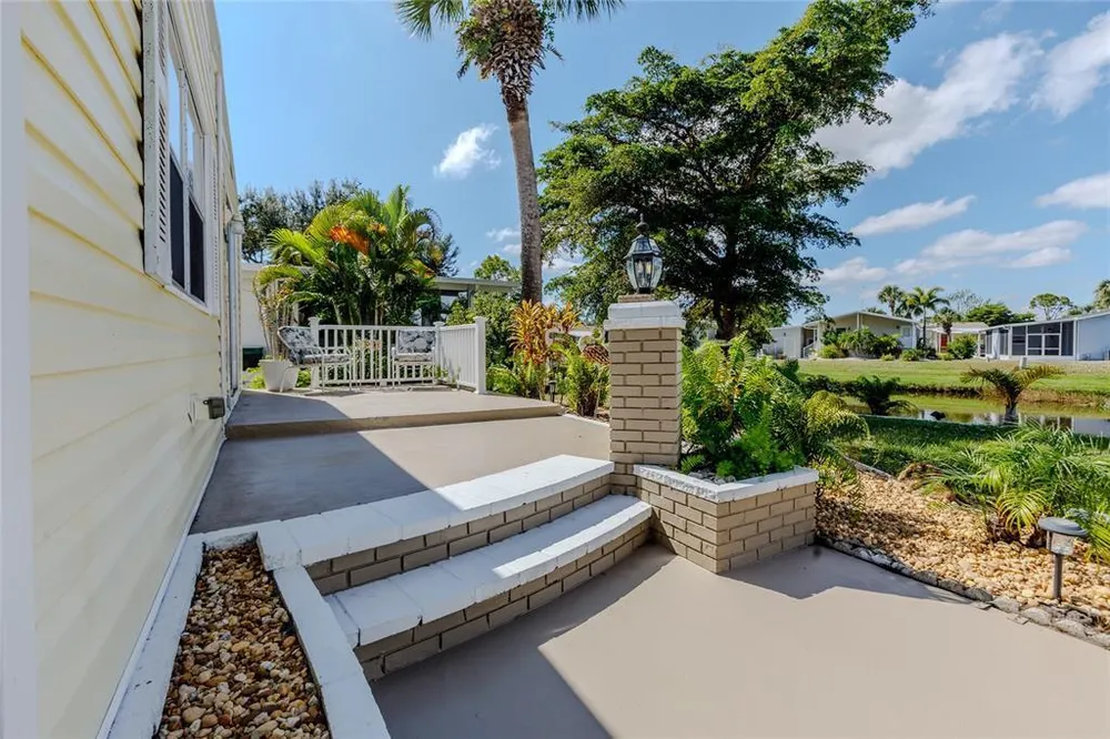 2100 Kings Hwy, Port Charlotte, FL 33980