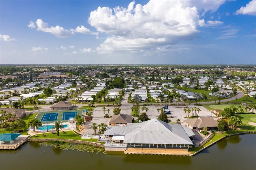 2100 Kings Hwy, Port Charlotte, FL 33980