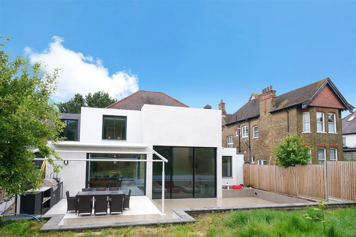 Brondesbury Park, London, NW2