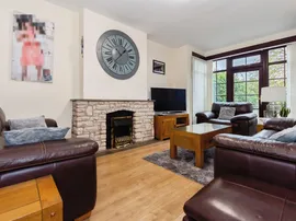Hawthorn Croft, Oldbury thumb 2