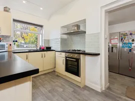 Hawthorn Croft, Oldbury thumb 3