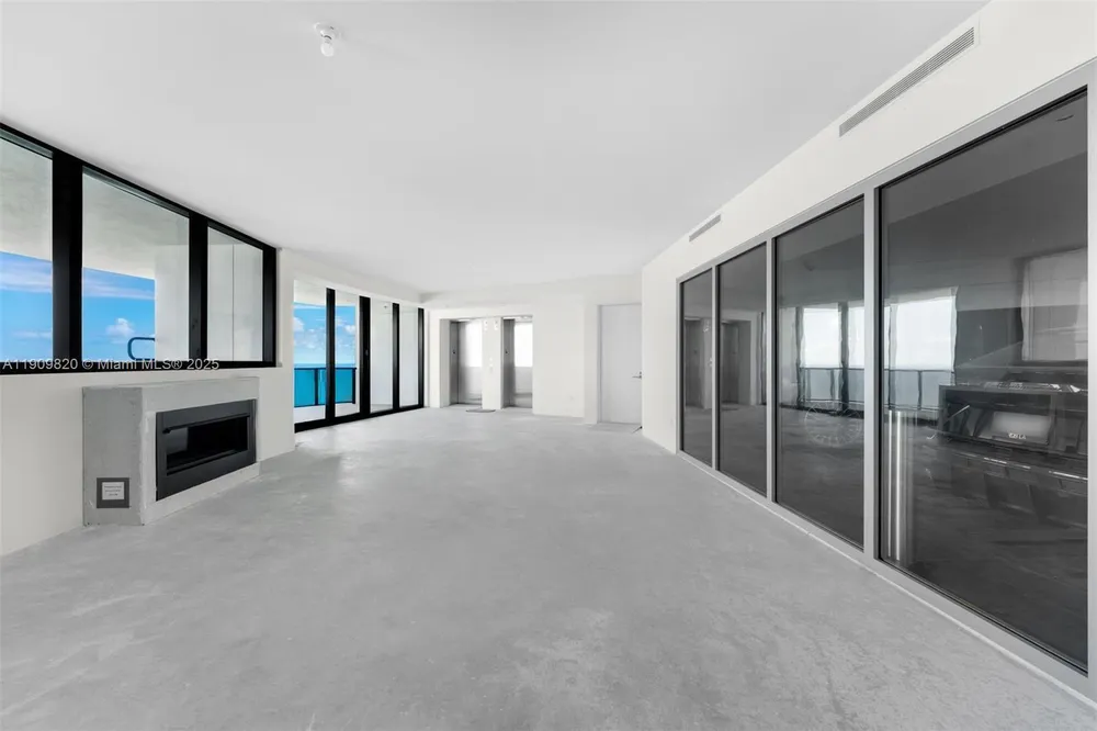 18555 Collins Ave, Sunny Isles Beach, FL 33160
