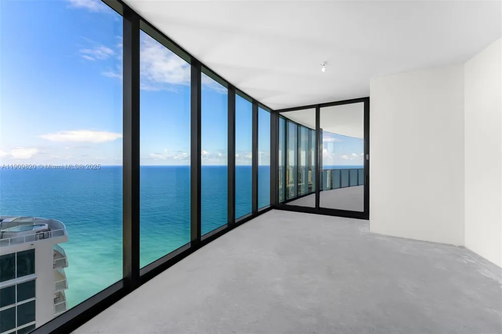 18555 Collins Ave, Sunny Isles Beach, FL 33160