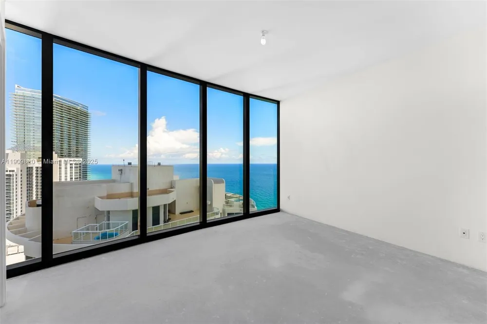 18555 Collins Ave, Sunny Isles Beach, FL 33160