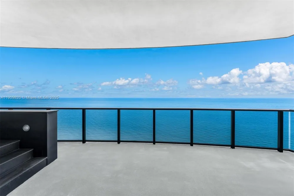 18555 Collins Ave, Sunny Isles Beach, FL 33160