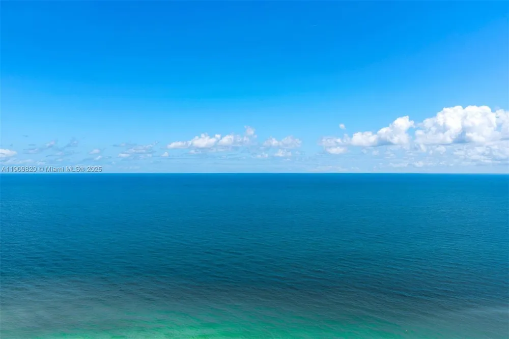 18555 Collins Ave, Sunny Isles Beach, FL 33160