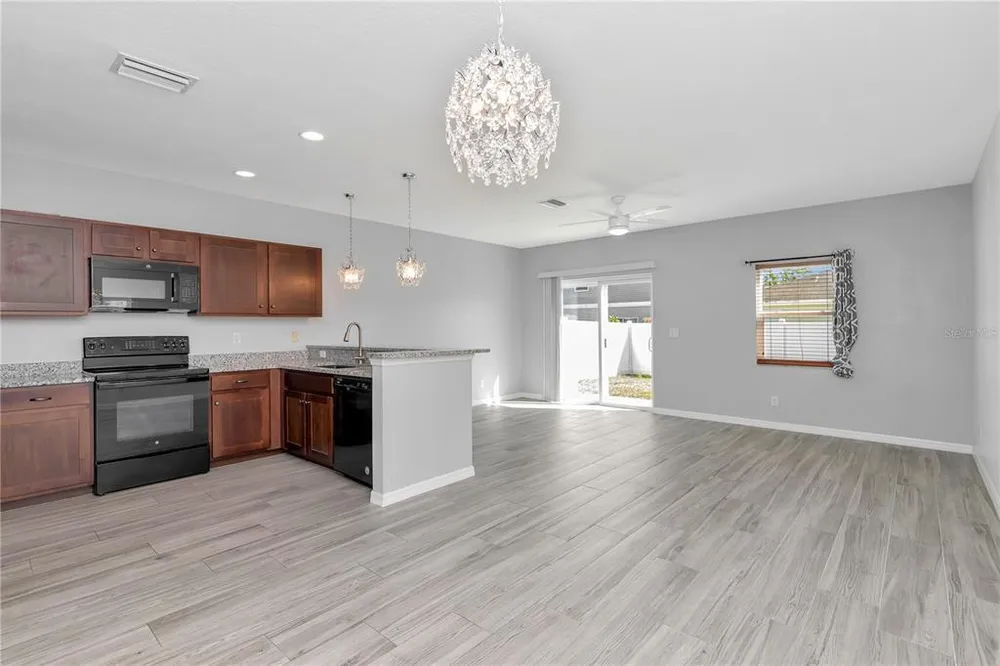 4035 11th St E, Bradenton, FL 34208