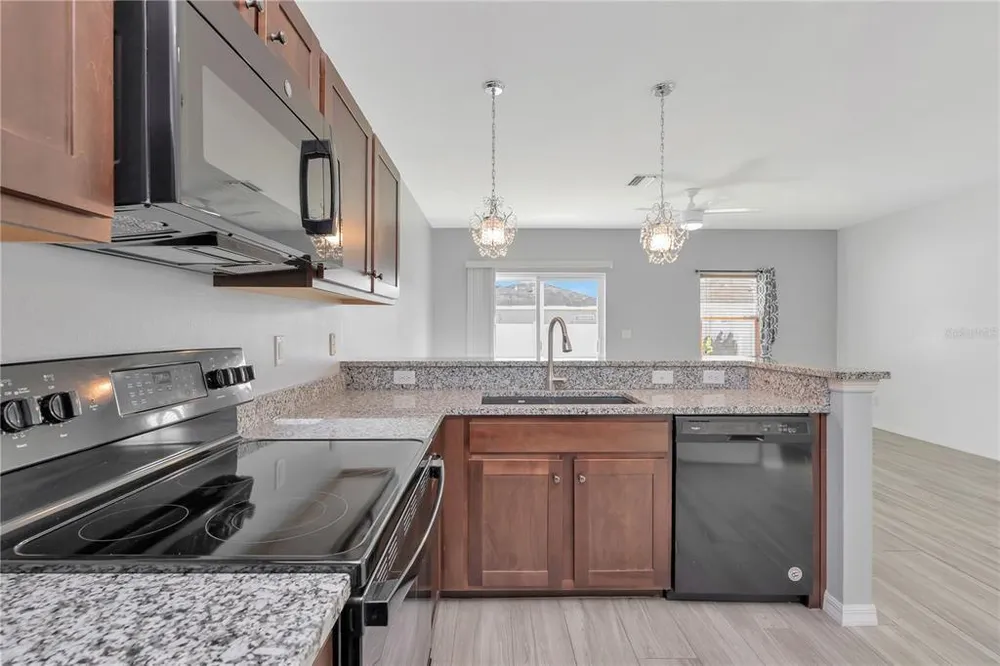 4035 11th St E, Bradenton, FL 34208
