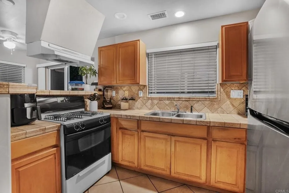 1116 2nd Ave, Chula Vista, CA 91911