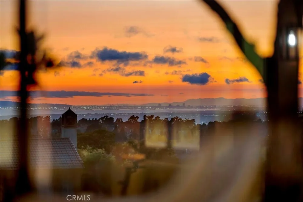 2 Agostino, Newport Beach, CA 92657