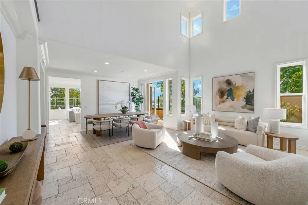 2 Agostino, Newport Beach, CA 92657