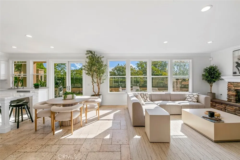 2 Agostino, Newport Beach, CA 92657