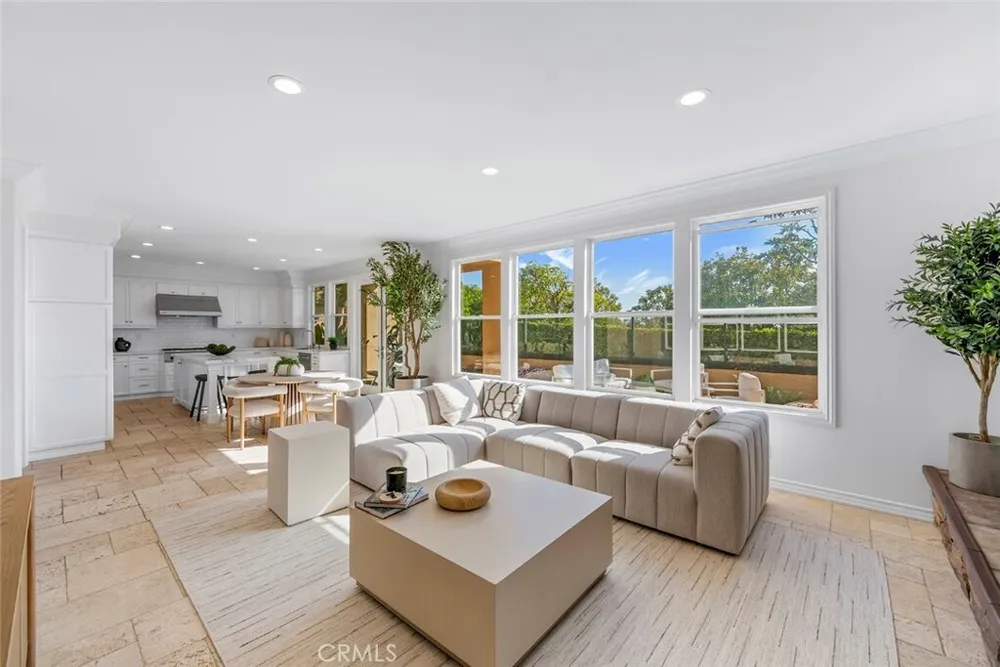 2 Agostino, Newport Beach, CA 92657
