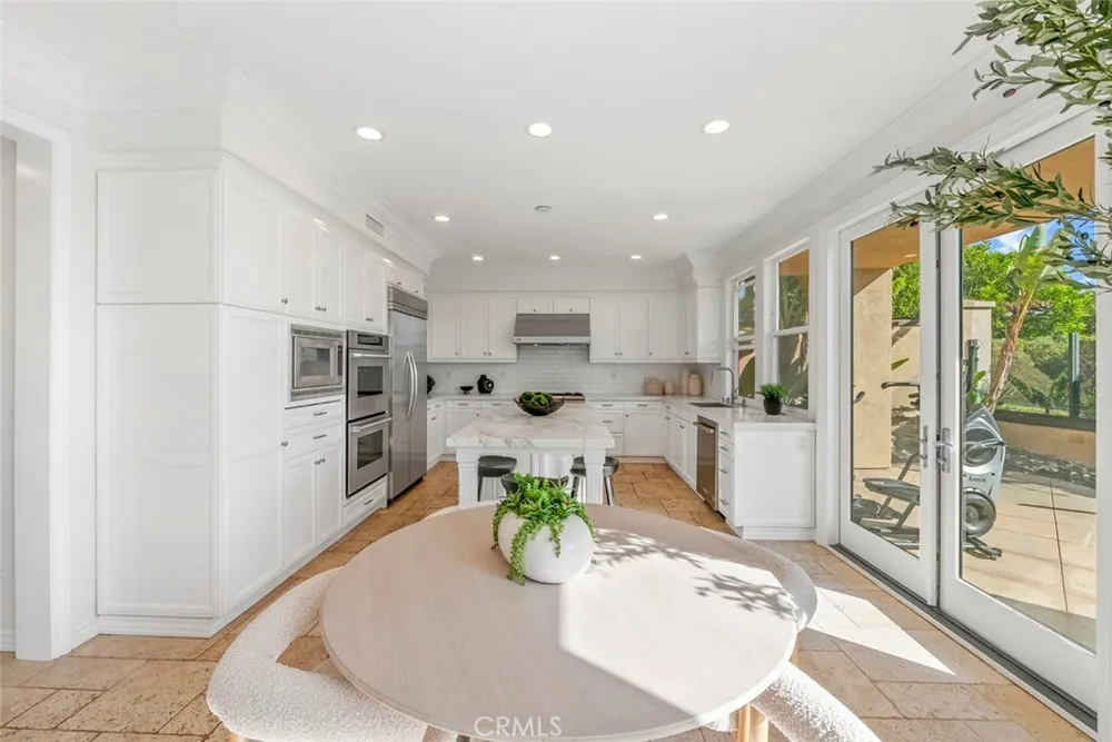 2 Agostino, Newport Beach, CA 92657