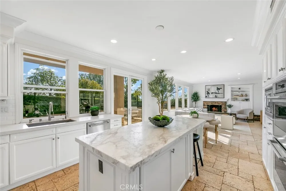 2 Agostino, Newport Beach, CA 92657