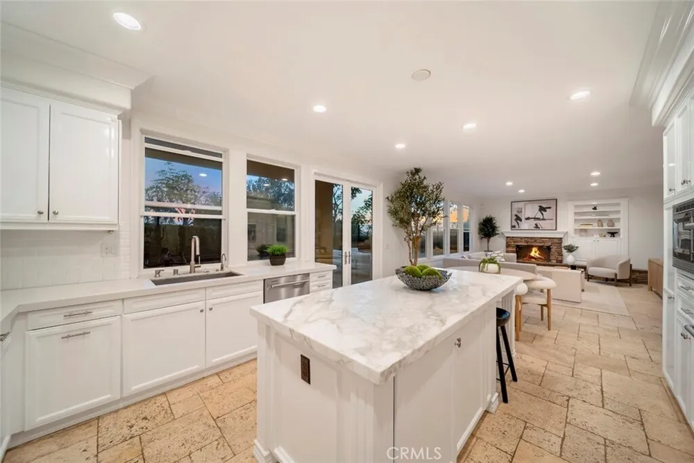 2 Agostino, Newport Beach, CA 92657