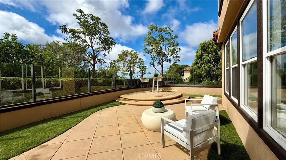 2 Agostino, Newport Beach, CA 92657