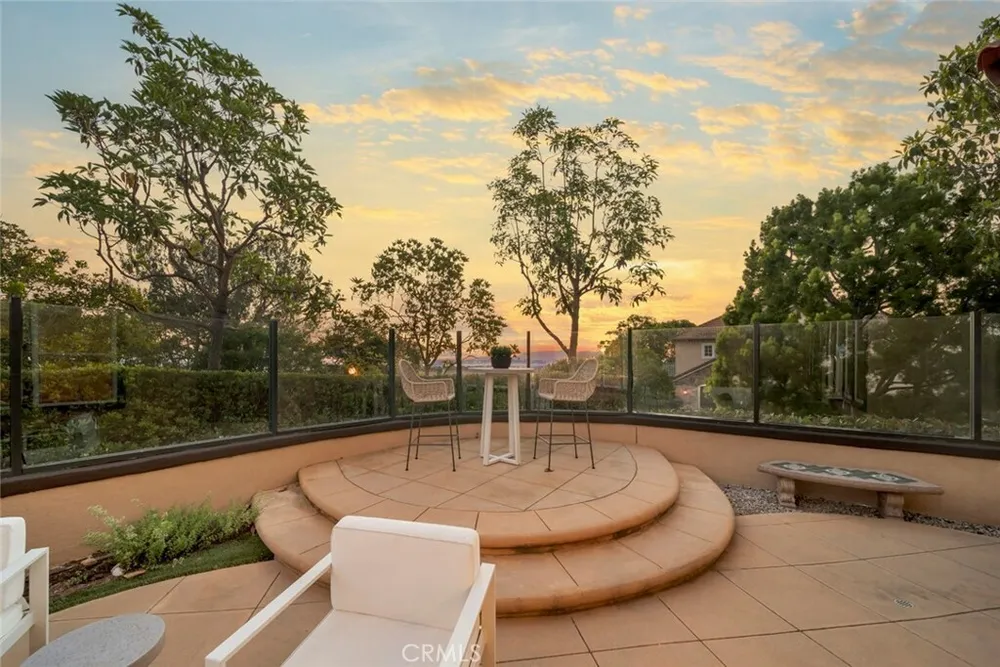 2 Agostino, Newport Beach, CA 92657