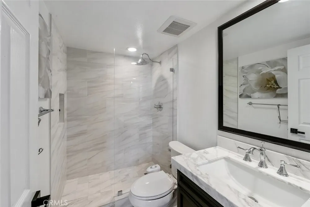 2 Agostino, Newport Beach, CA 92657