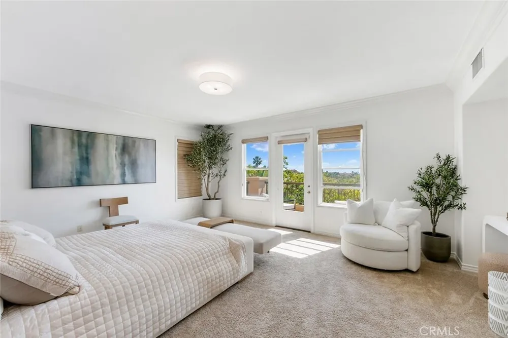 2 Agostino, Newport Beach, CA 92657