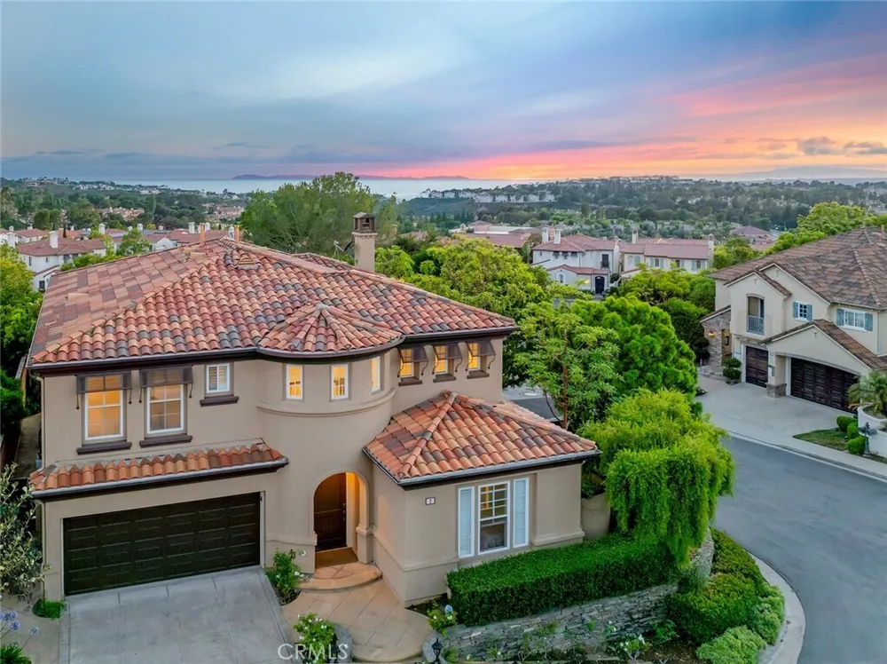 2 Agostino, Newport Beach, CA 92657