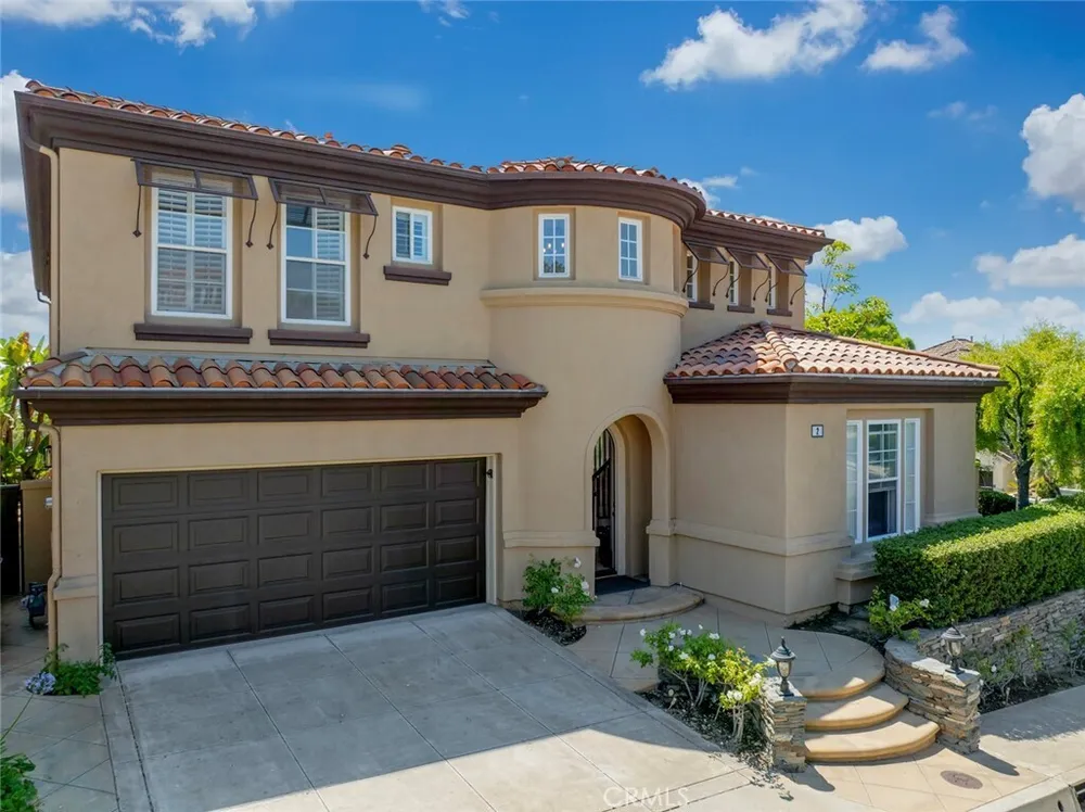 2 Agostino, Newport Beach, CA 92657