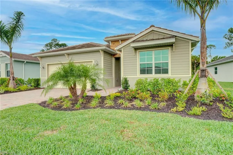 335 Tamarindo Ln, Naples, FL 34114